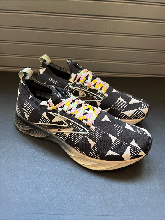 Brooks Shoes - Rare BROOKS Levitate Stealth Fit 6 Running Shoes Women’s Size 8.5 US